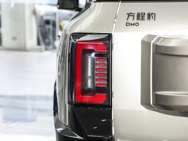 湖光绿配色华为乾崑ADS+魔毯悬架开元棋牌方程豹豹8大五座版上市新增(图4)