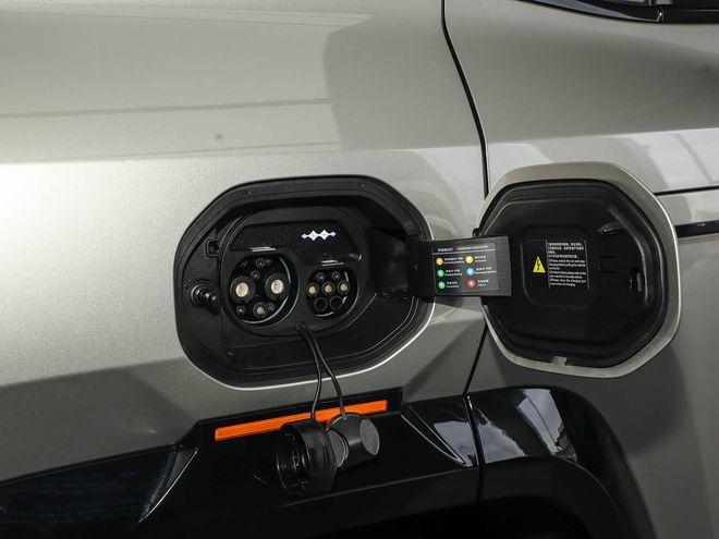 湖光绿配色华为乾崑ADS+魔毯悬架开元棋牌方程豹豹8大五座版上市新增(图10)